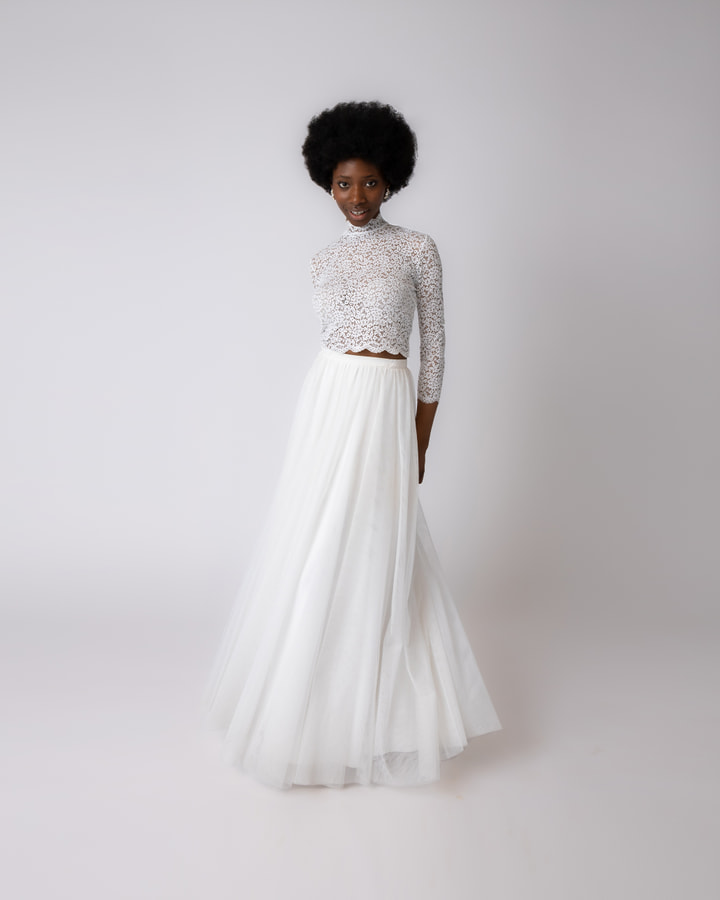 Winter-Brautkleid-bodenlanger-Tuellrock-Crop-Top-aus-Botanik-Spitze-Stehkragen-langarm-1.jpg