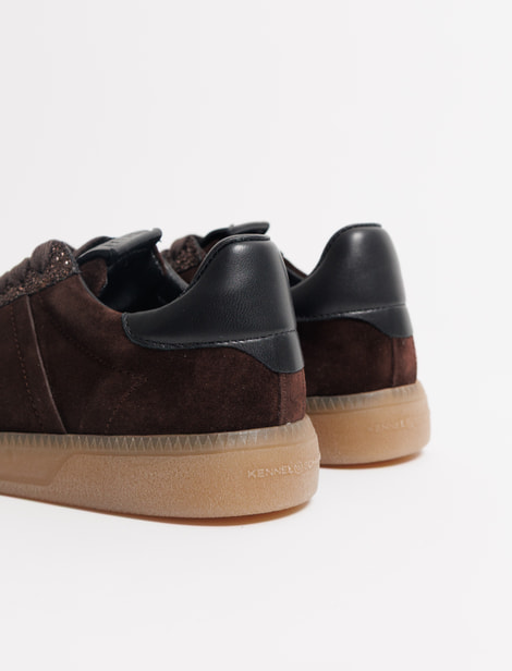 Sneakers Kennel & Schmenger