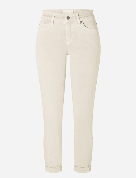 Jeans Cambio Jeans mit Nietendetails an der Vordertasche und am Saum.  Model: Piper Beige 