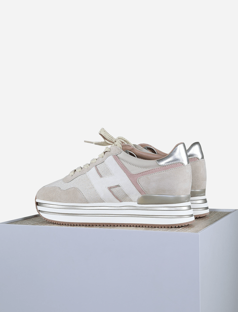 Hogan Plateausneakers mit silbernem Detail. Beige/Rose