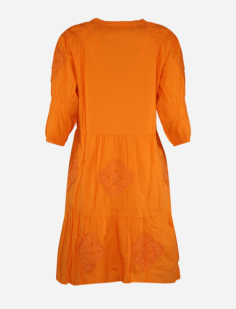 Robe col rond V inséré, manches 3/4, détails en broderie