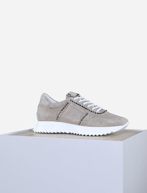 Sneakers avec décorations et une semelle avec relief Taupe