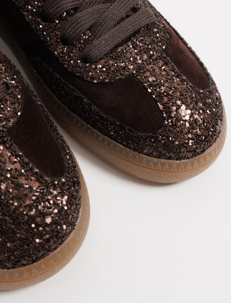 Sneakers Kennel & Schmenger