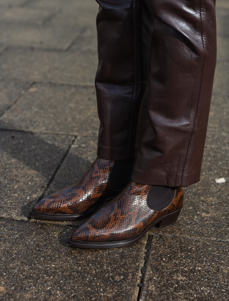 DAMEN #01
